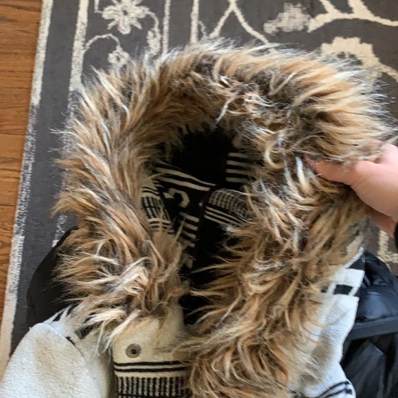 Aztek winter jacket with fur hood! BB Dakota - Picture 2 of 4